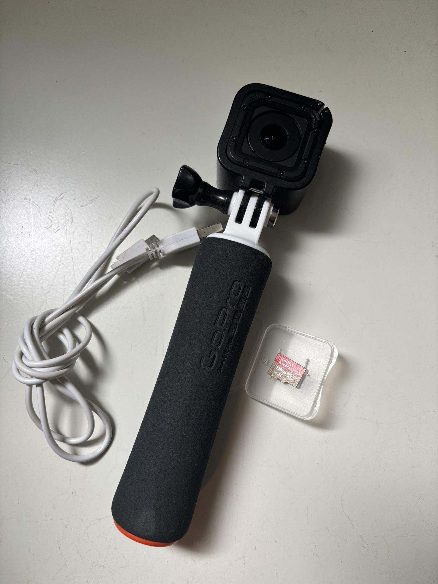 GoPro Session + 128gb SD Card