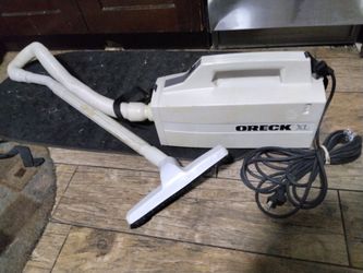 Vacuum cleaner.