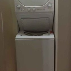 Stackable Washer/Dryer (General Electric)