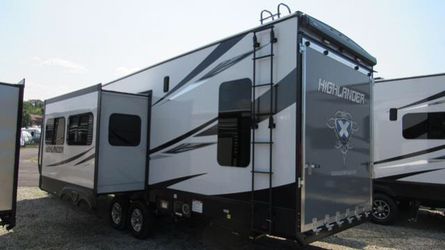 42’ Highland Ridge toy hauler By Jayco 