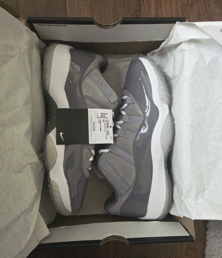 Jordan 11 low Cool Grey sz 9.5 $240 OBO