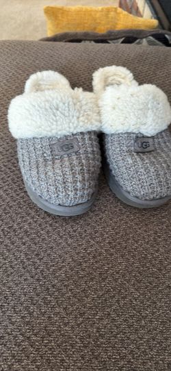 Ugg Cozy Slipper Size 8
