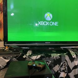 Black Xbox1 W 8Games And 1 Controller 