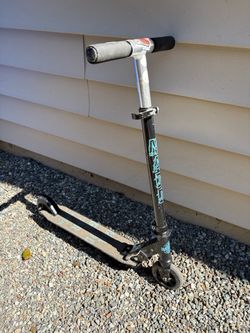 Razor Kick Scooter Black and Teal