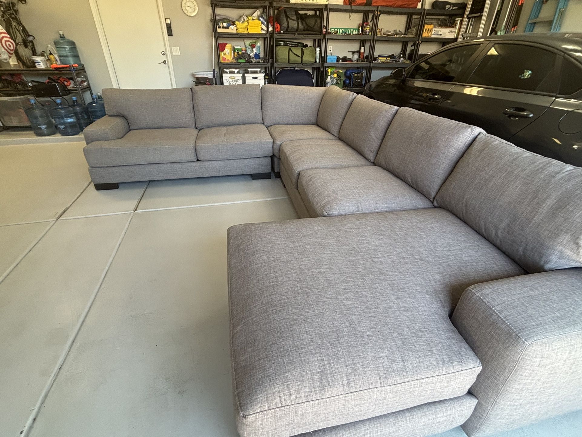 Living Spaces Large Grey Couch (FREE DELIVERY 🚚)