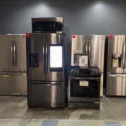 3 Piece Microwave Refrigerator Range Bundle Deal ‼️