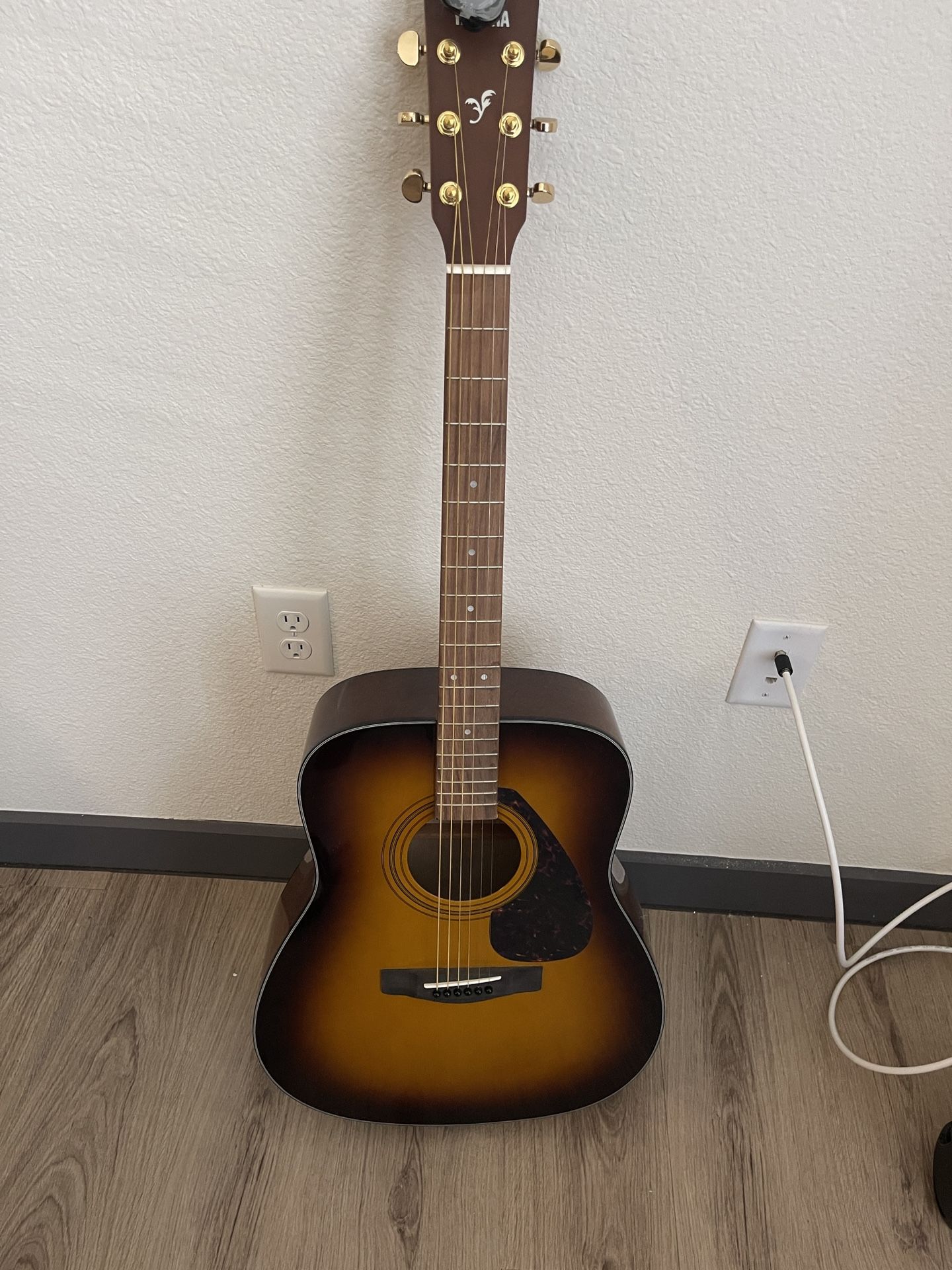 Yamaha F335 Acoustic Guitar