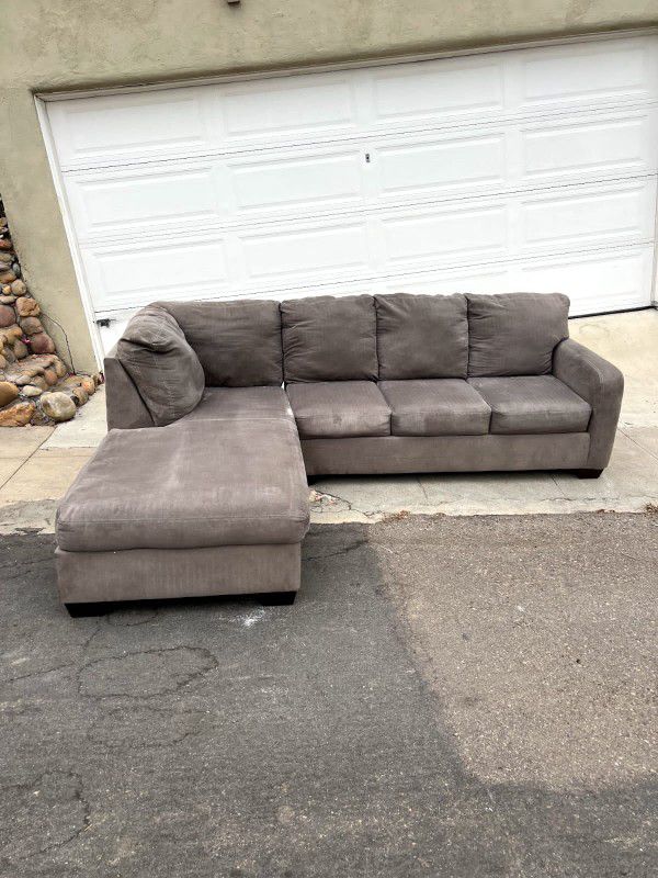 Gray Sectional Couch (8 FT x 5.5 FT) - Very Comfy cushions + Solid Wood Base. Can Deliver!