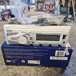 Marine Or Boat Stereo With Speakers