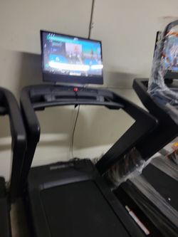 2025 Model Nordictrack Commercial 2450 Treadmill- 14MPH max speed - 1600$