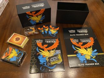 Pokémon Hidden Fates Elite Trainer Box Deck Card holder Charizard
