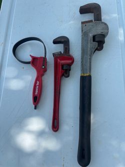 Pipe Wrench Set and Strap Wrench – 3 Pieces