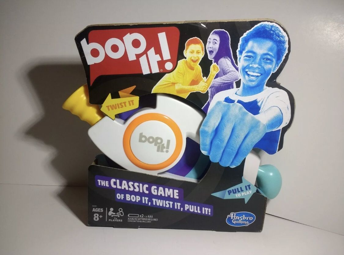 BOP IT! HASBRO GAMING THE CLASSIC GAME OF BOP IT TWIST IT PULL IT AGES 8+