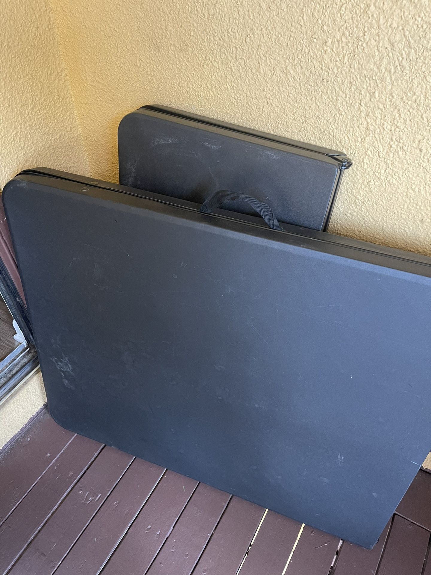 2 Tables