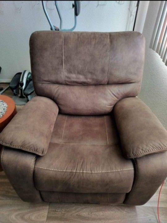 Barcalounger Fabric Swivel Glider Recliner in great "LIKE NEW" condition,