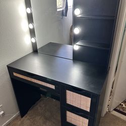 Vanity Desk With Lights