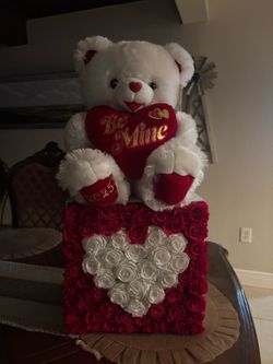Venus Et Fleur flower box and Teddy