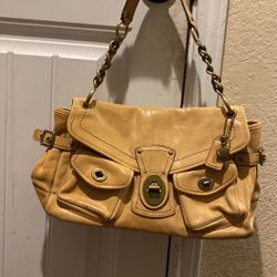 Coach real leather bag  size medium  hartley any wear straps are perfect no flaws  