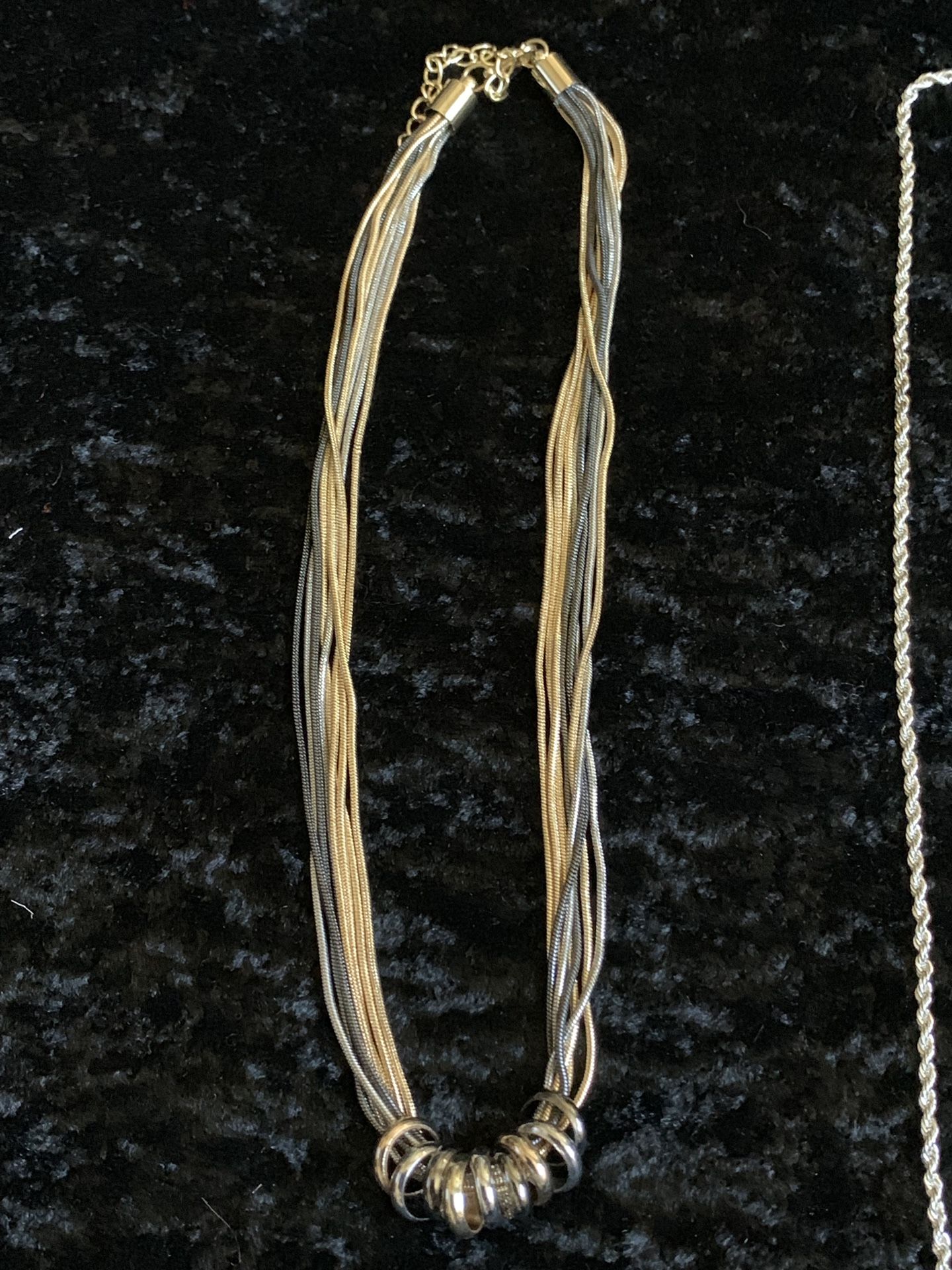 Set Of 5 beautiful necklaces