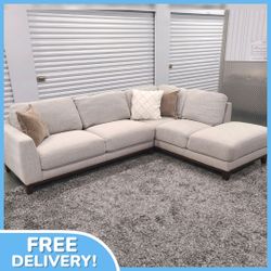 Living Spaces Gray Sectional Couch 💥 Free Delivery 💥