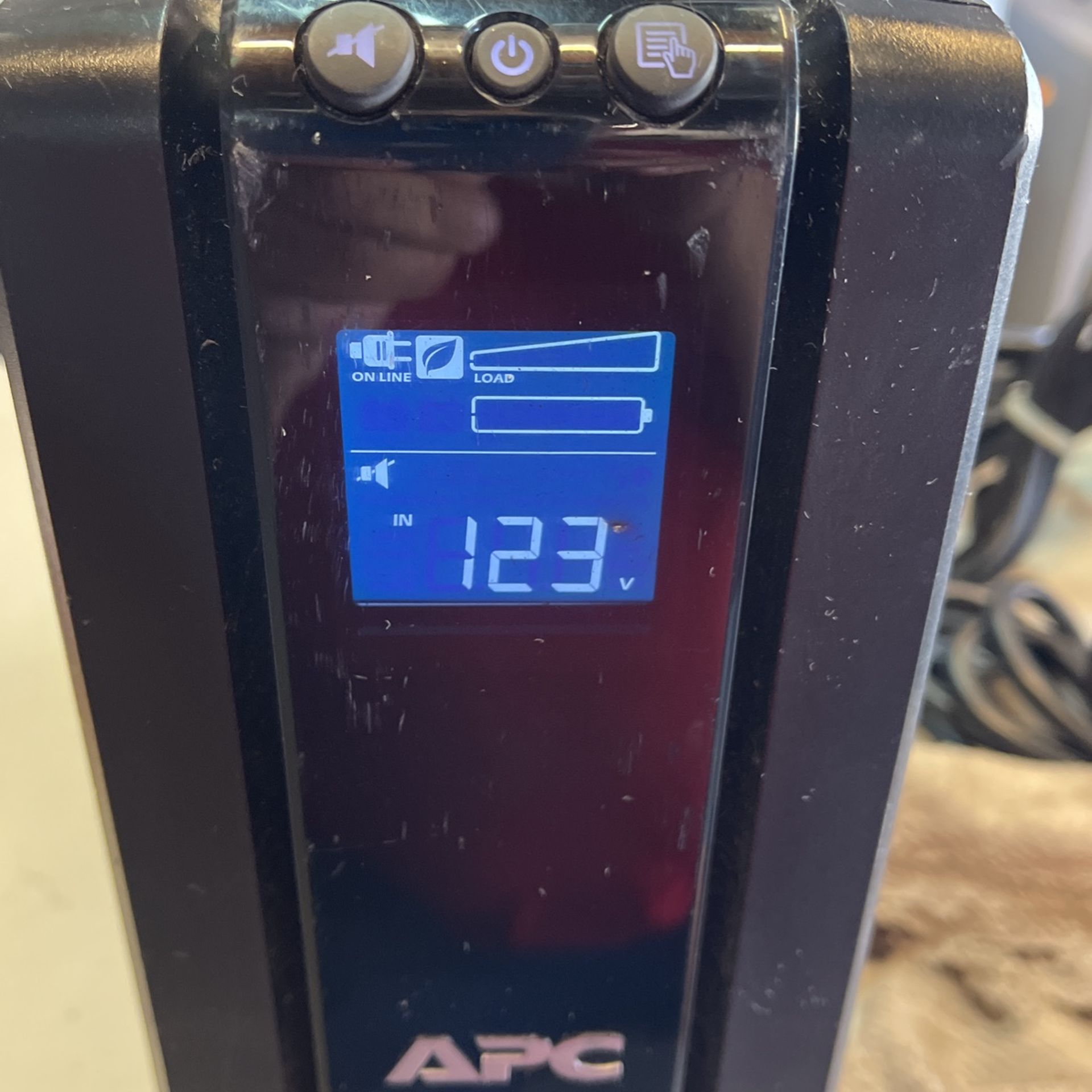 APC Back-UPS XS 1500 Computer And Electronics Battery Backup