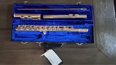 Gemeinhardt Student Flute with Case and Accessories