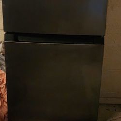 Refrigerator & Microwave 