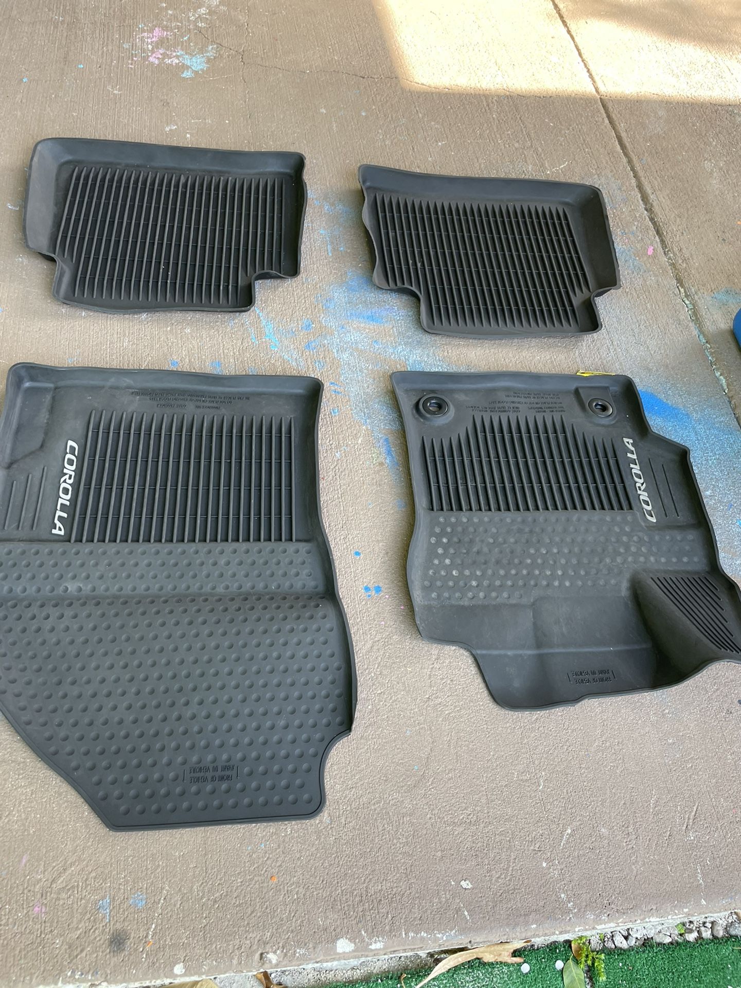 Alfombra, tapete ,carpet , rug. Floor Mat .Original Toyota Pocos Dias De Cam Uso Para Toyota Corolla 2022.