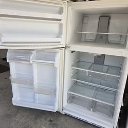 Refrigerator  Like New Works Like New 200Whirpool