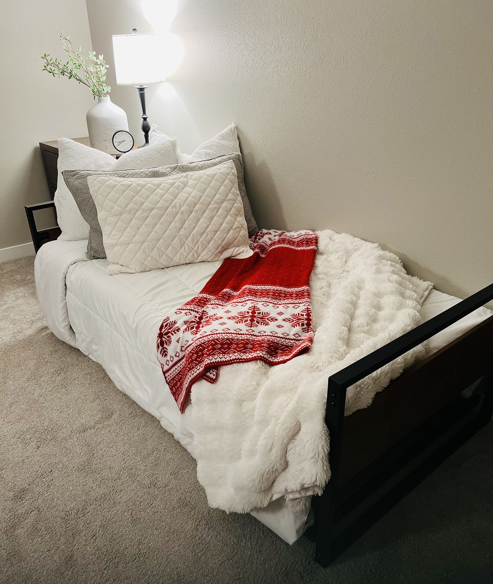 Modern Farmhouse (Wood/Metal) Twin Trundle W/ Mattresses!