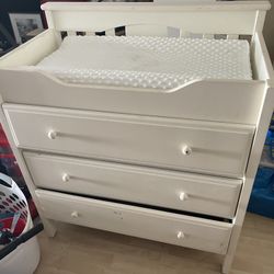 Baby Changing Table With Mattress And Washable Cover 