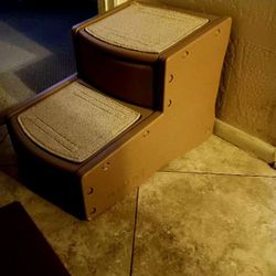 New dog steps 15$