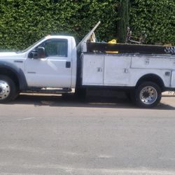 2006 Ford F-550 Superduty – Custom Dump/Fuel Rig