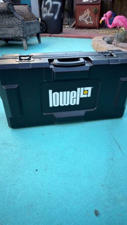 Lowel Caselite 4 Professional Lighting Kit – Great Condition – $175