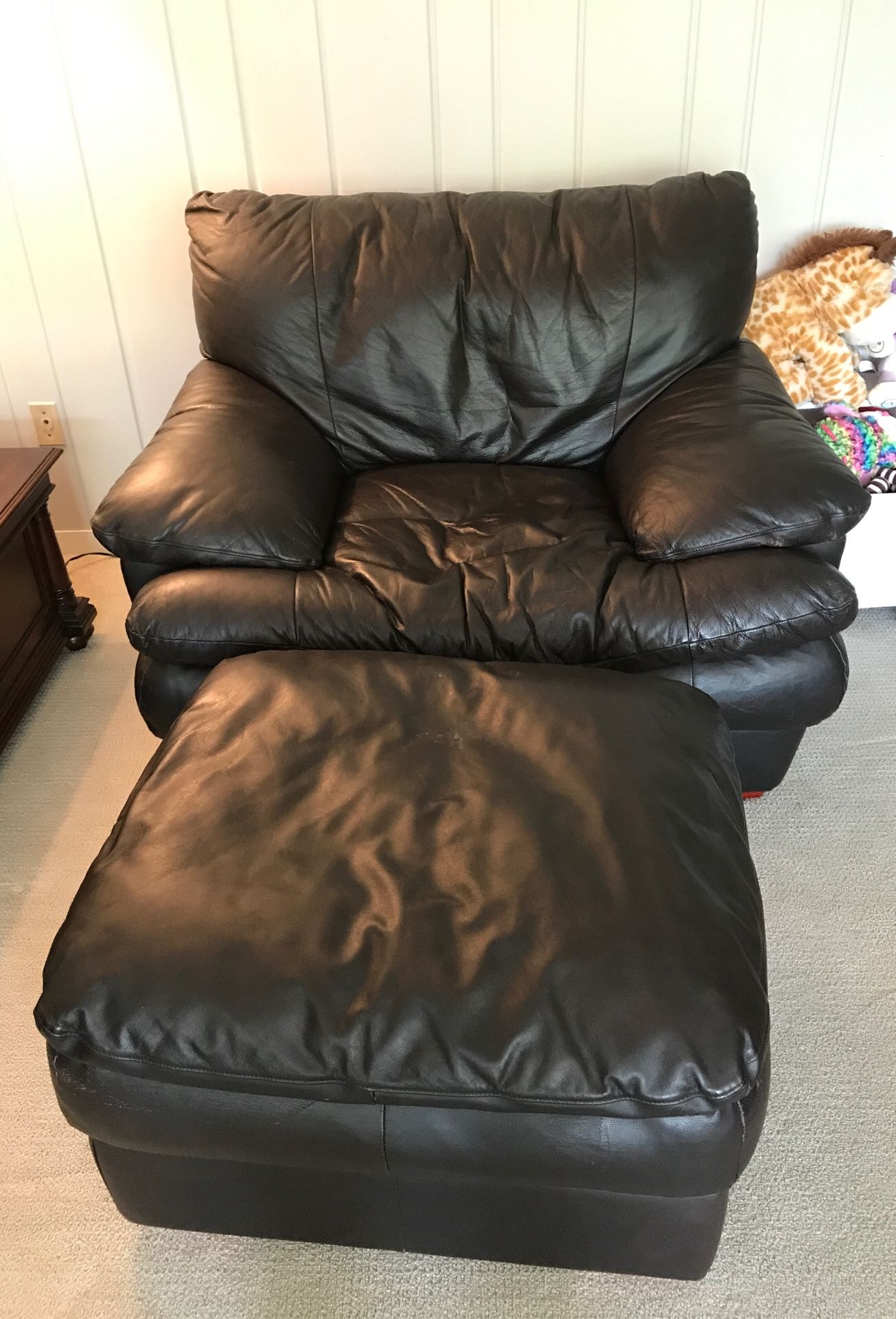 ***FREE*** BROWN LEATHER CHAIR AND OTTOMAN