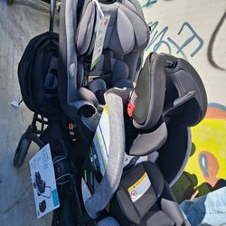 Brintax car sear and munchkin stroller wagon