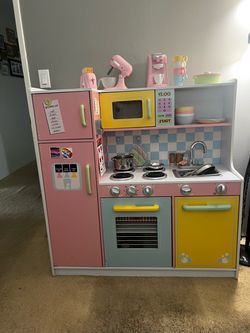 KidKraft Large Pastel Play Kitchen