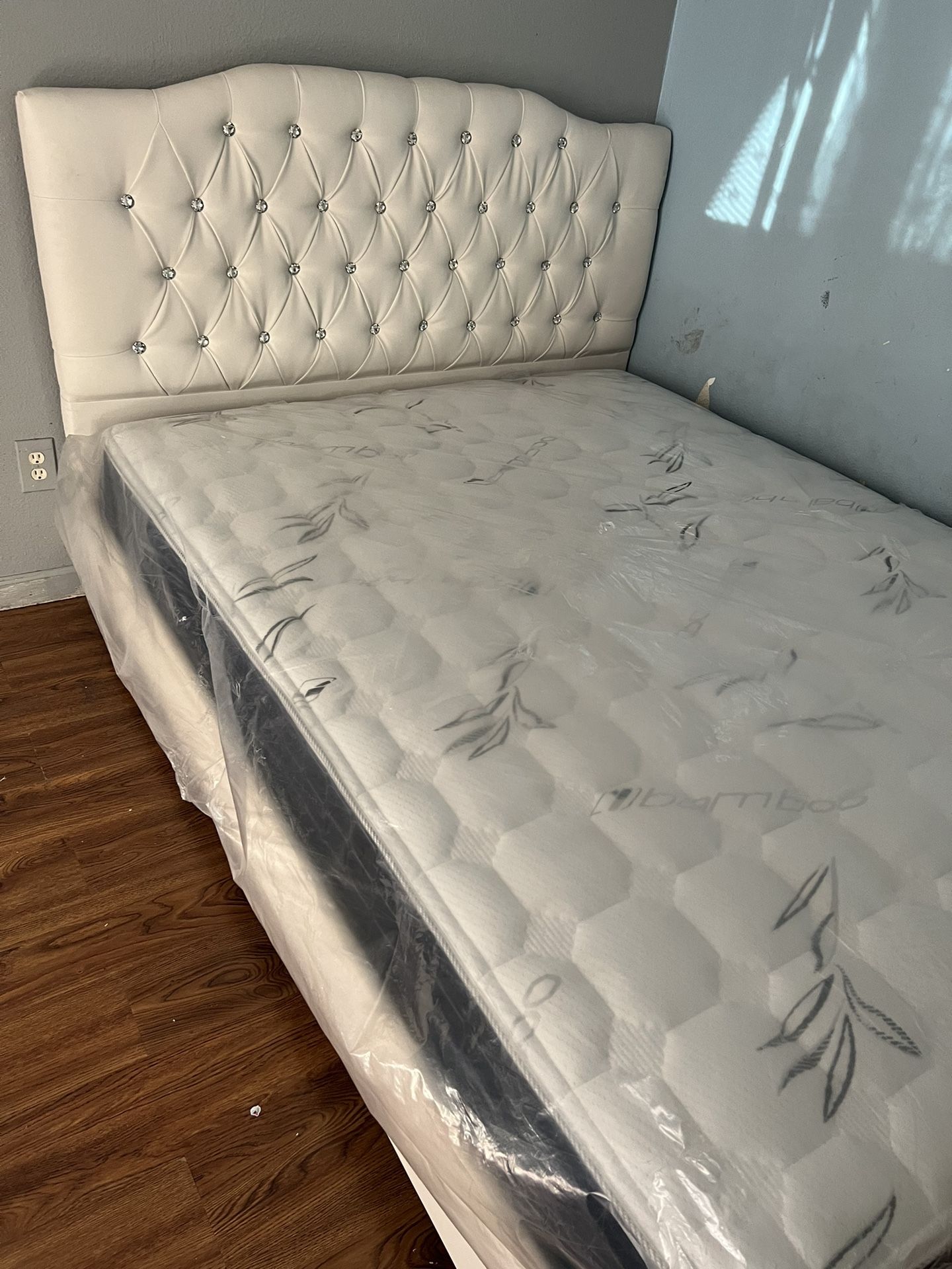 Cama Queen Size Nueva En Caja Incluye Colchon