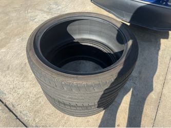 Set of two Bridgestone Potenza Sport 265/35R21 tires.