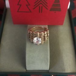 14k Yellow Gold Ring With cubic Zirconia Stone Size 5-5 1/2