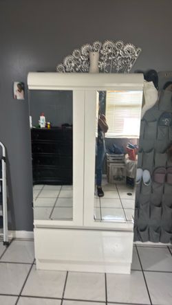 Mirrow Wardrobe