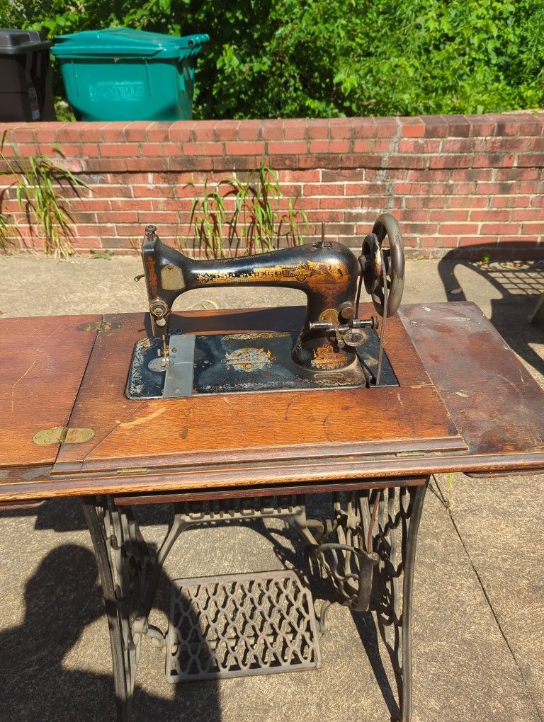 Antique Singer Manual Sewing Machine