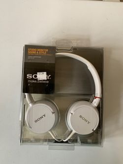 Sony Monitor Sound MDR-ZX100 New in Retail Package