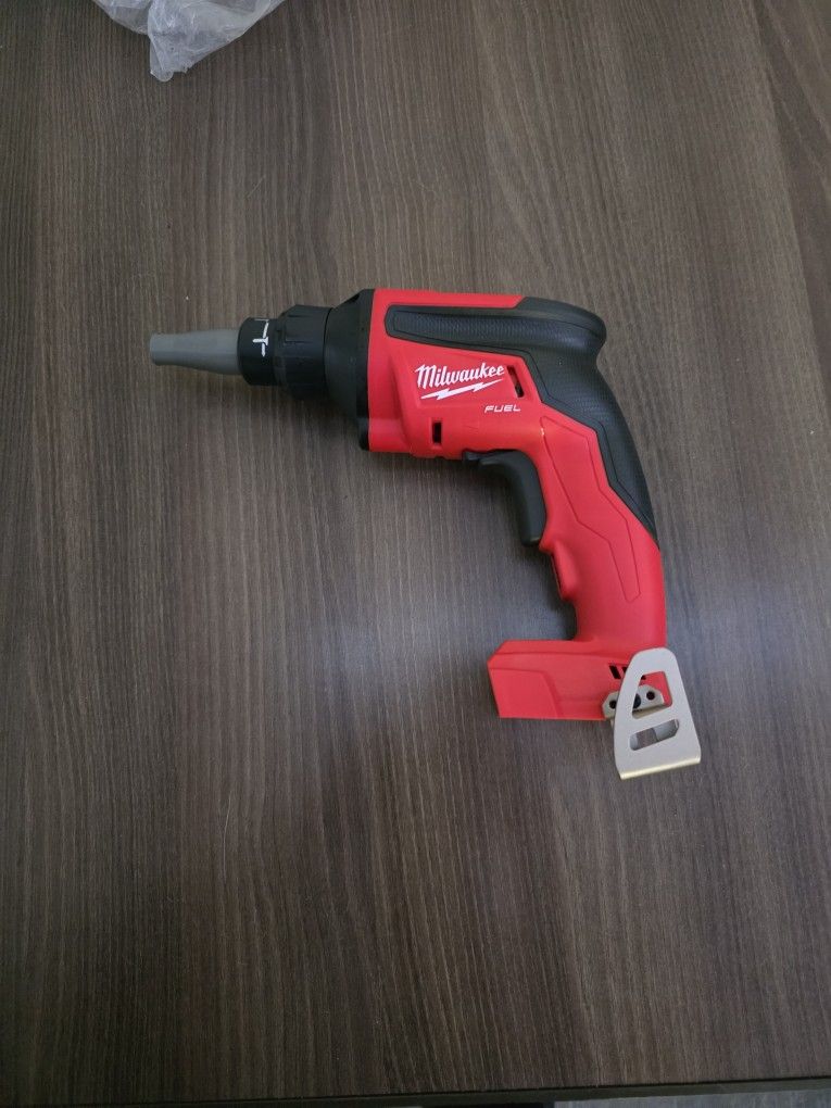 Milwaukee Screw Gun