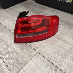 13-16 Audi A4 Sedan RIGHT Passenger TailLight Incandescent OEM #1863