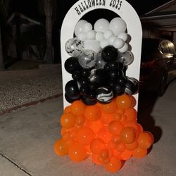 Arches With Balloons 