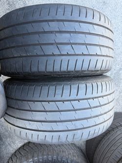 (2) 265/35R19 PAIR OF USED TIRES BRIDGETONE 60% LIFE !!