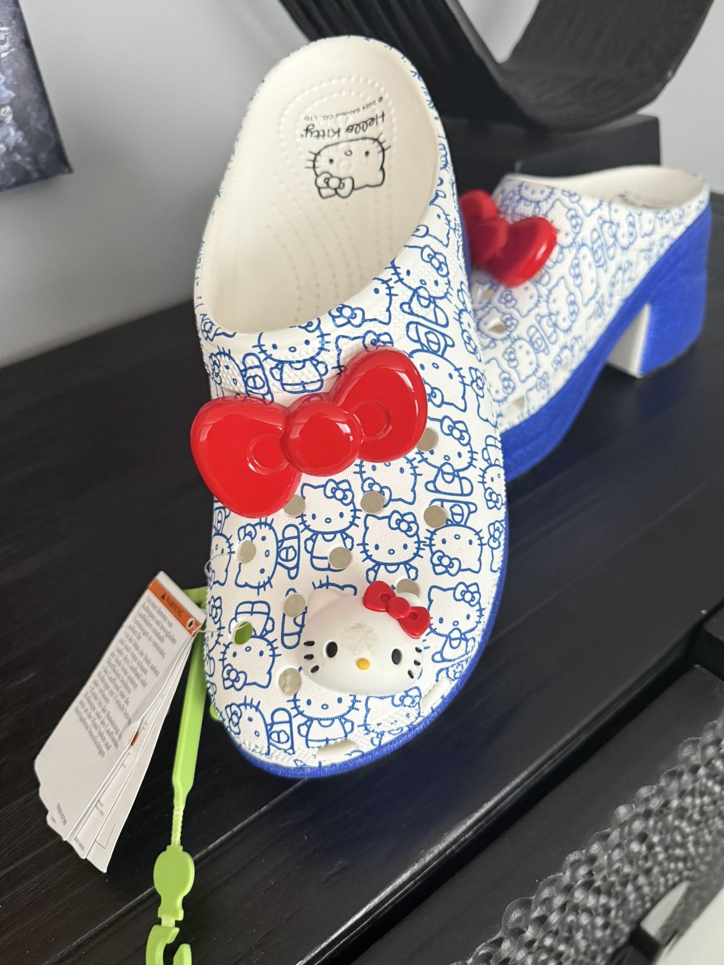 HELLO KITTY - Crocs