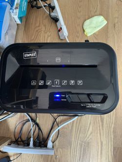 STAPLER Paper Shredder 15”
