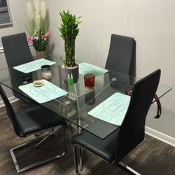 Dinning Table 